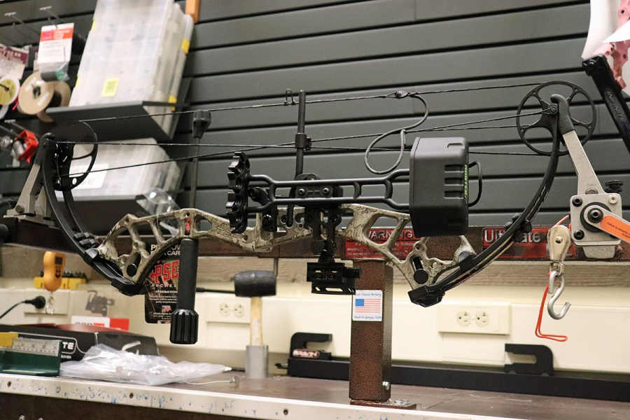 PSE Stinger Max compound bow