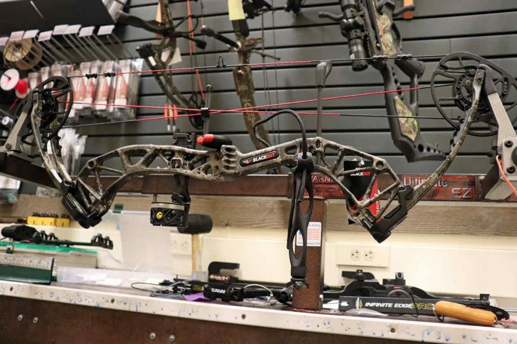picture of the blackout epic compound bow