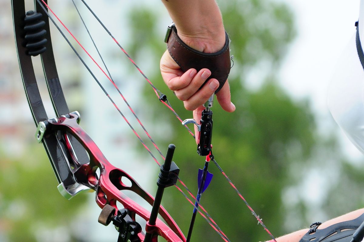 Can You Use A Bow Release On A Recurve Bow (1)