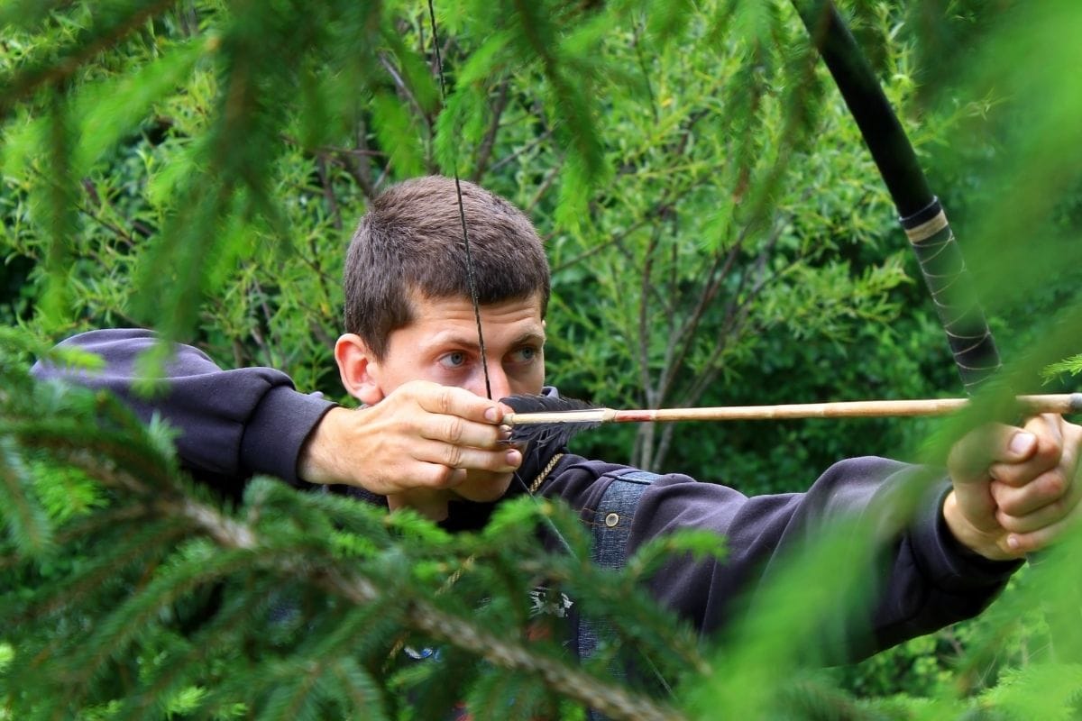 What's The Difference Between A Short Bow And A LongBow?