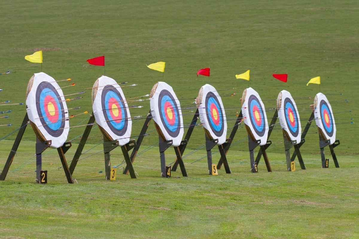 Who Holds The World Record For Archery?